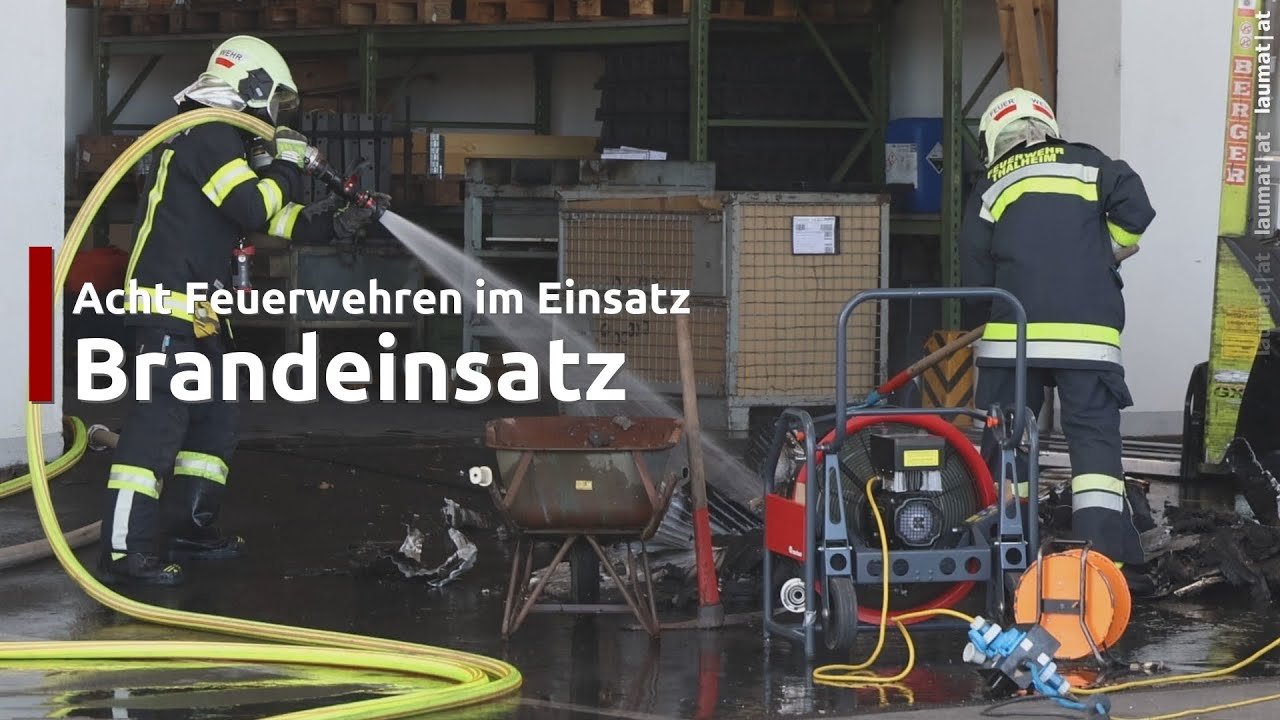 Verpuffung: Acht Feuerwehren bei Brand in einem Gewerbebetrieb in Thalheim bei Wels im Einsatz