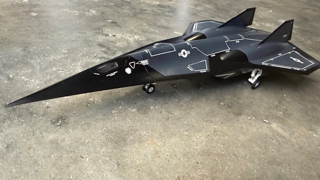 Darkstar 1/72 scale model from 