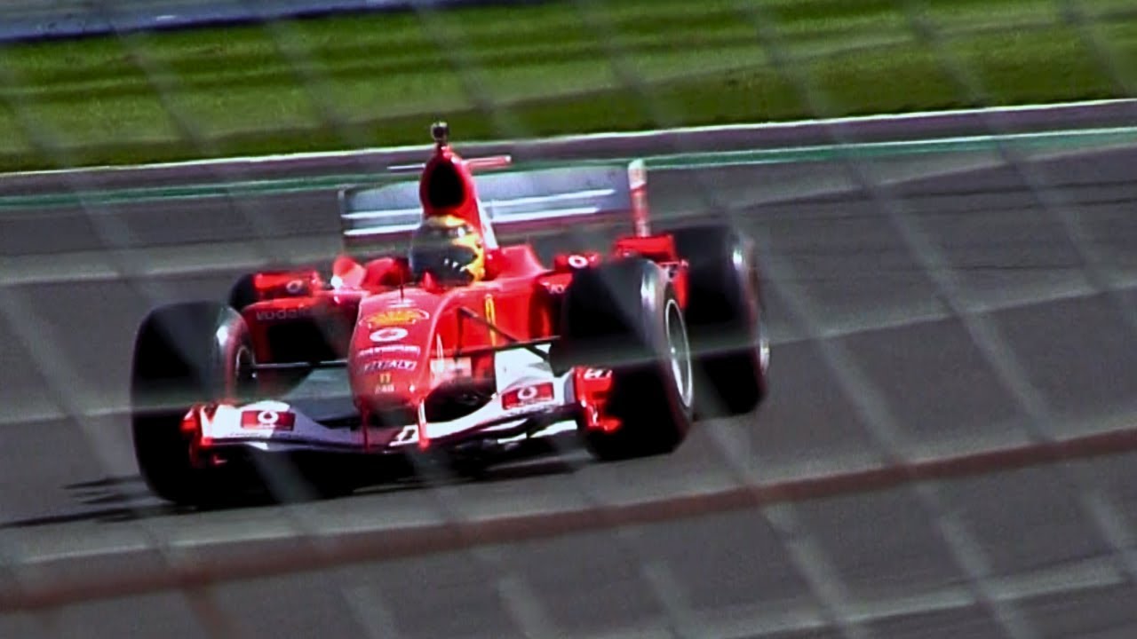 Ferrari F2004 Screams Around Silverstone - 3.0L F1 V10 Sound