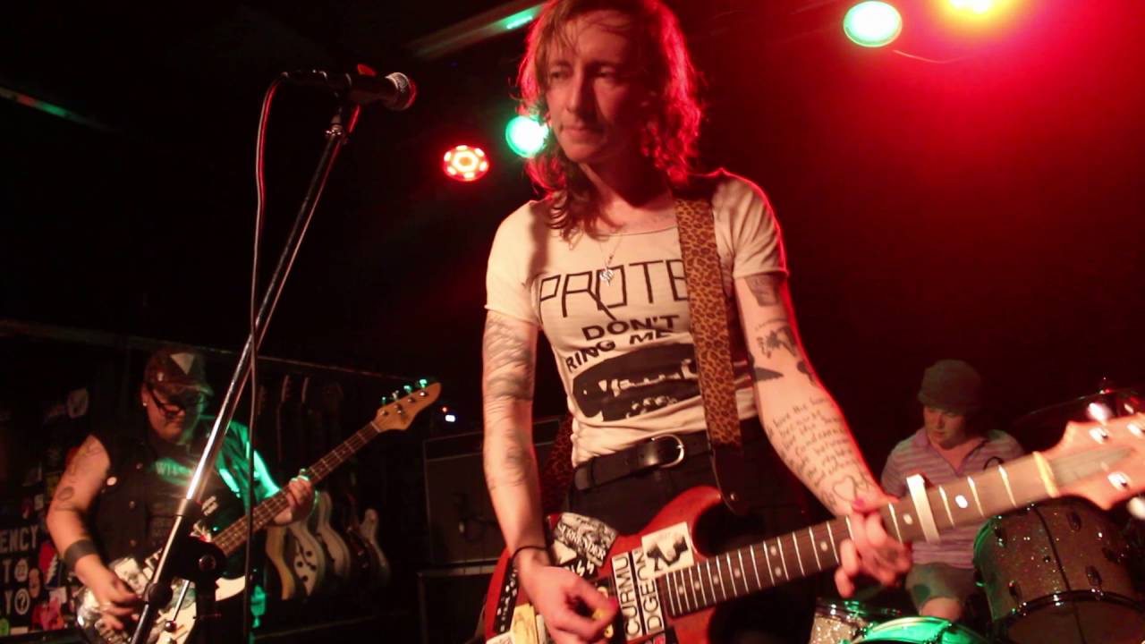 Dyke Drama - In Your Truck (Live at The Frequency)
