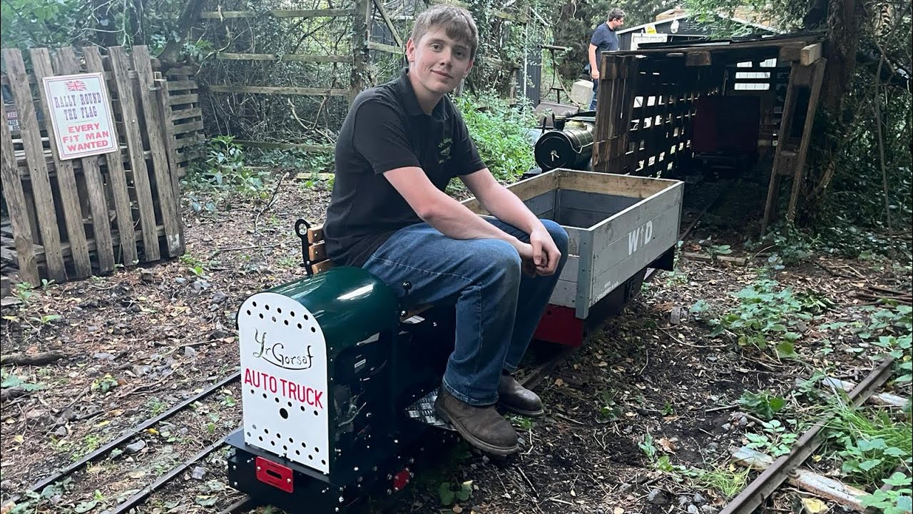 Using the Scamp for jobs down the railway | Scamp no.145 miniature/minimal gauge loco 10 1/4 gauge