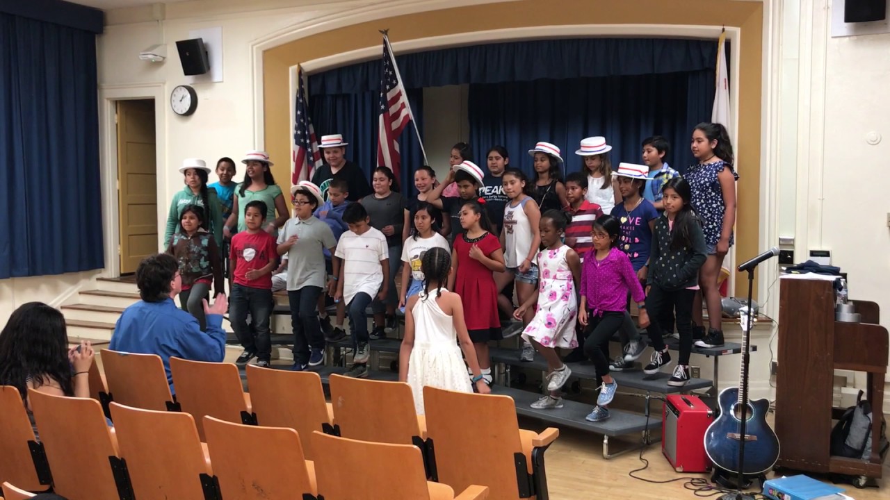 2017 Lankershim Chorus sings 