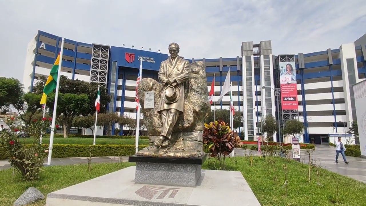 UNIVERSIDAD CESAR VALLEJO (UCV): Breve revisión general exterior e interior (Distrito de Los Olivos)