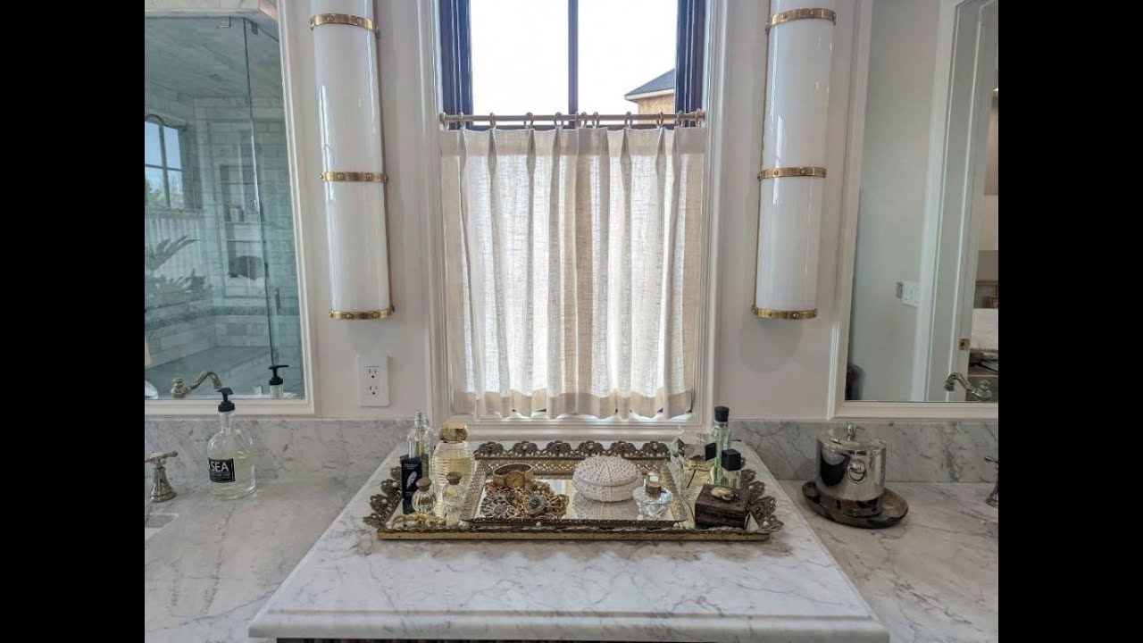 Bringing Back the Café Curtain: How to use this trend with your modern home décor