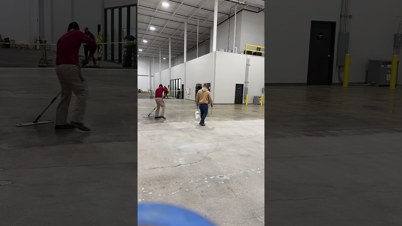#satisfying #concrete #smooth #relaxing #work Laying down some polish guard on polished concrete 😏