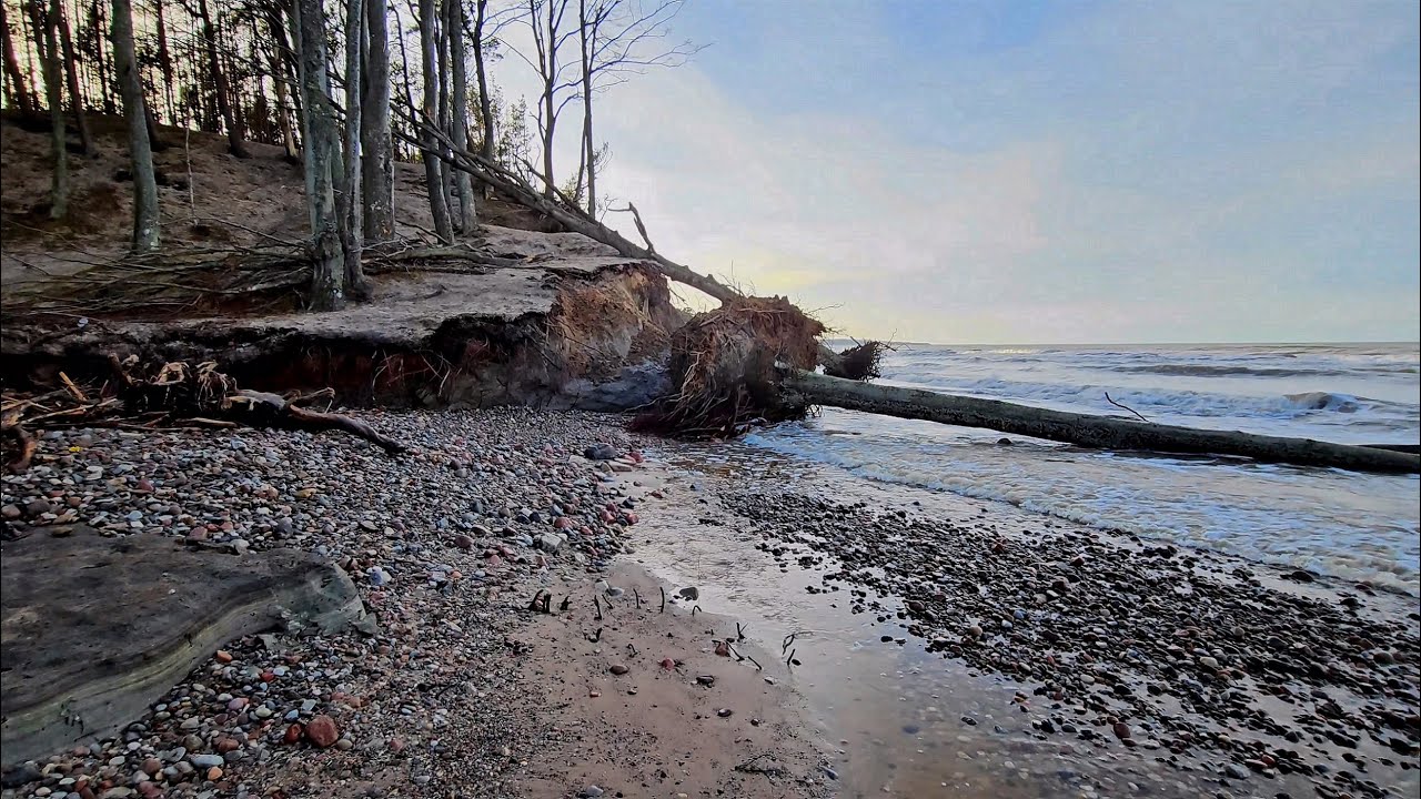 ORZECHOWO KOŁO USTKI | PLAŻA I KLIFY PO SZTORMOWEJ POGODZIE [4K]