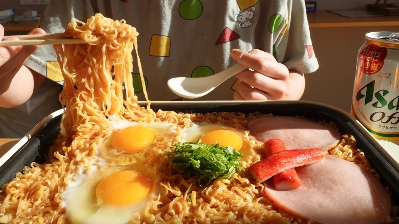 【二日酔いの朝食】朝日と共にチキンラーメンを吸引して迎え酒をする主婦