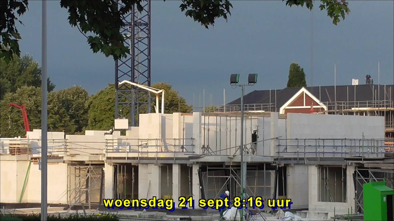 Oostflank Wijchen deel 72 / balkon - casco - betonstort