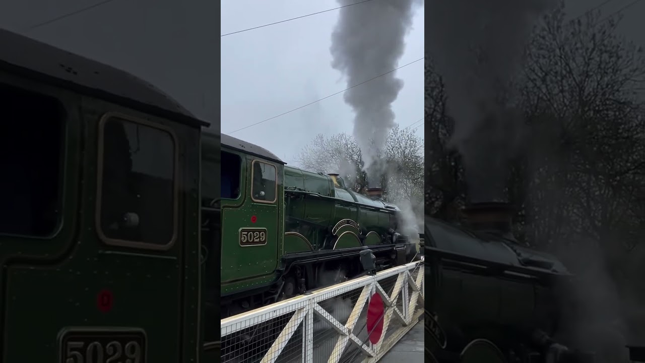 Oakworth station.  #steamlocomotive #heritagerailway  #railway #railwayhistory #therailwaychildren