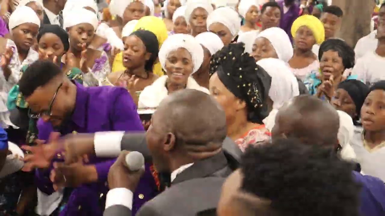 SIFA NA SHANGWE KULE MBINGUNI [ WIMBO] MKUTANO WA CHRISTMAS HOUSTON, TEXAS