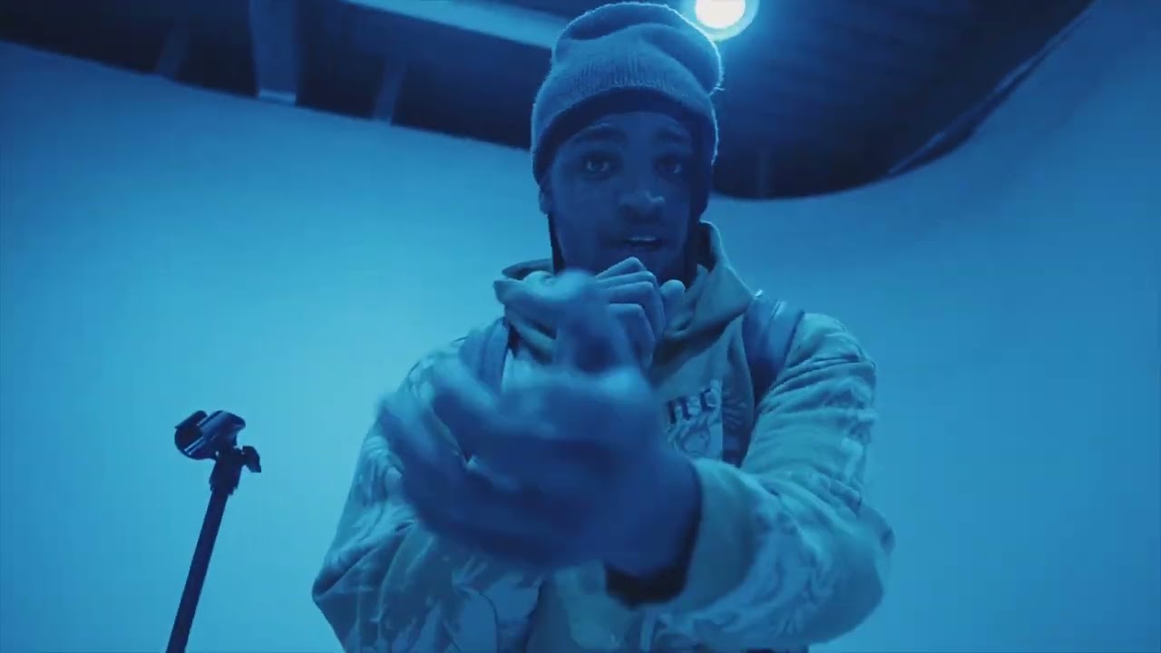 Dfg Official - NO COMP! ft. Debofrfr | The Blue Room Performance 