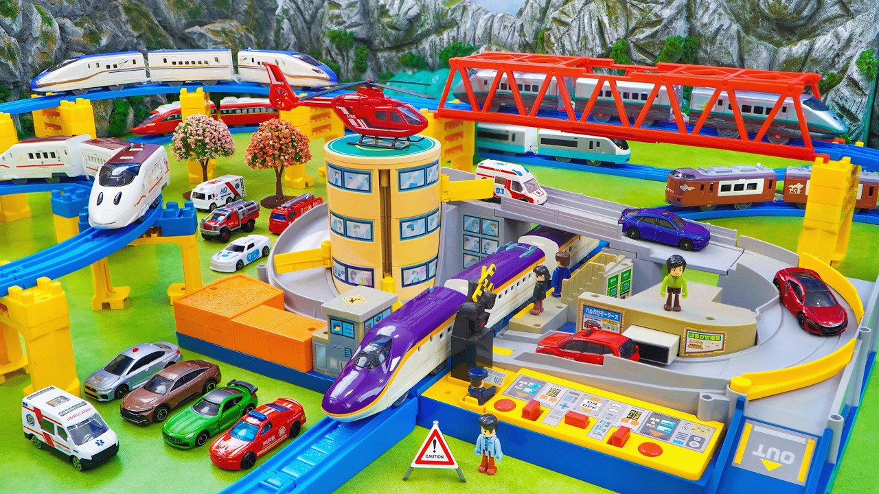 Plarail Railway System ☆ Building a Subway Line Through Auto Railroad Crossing Station