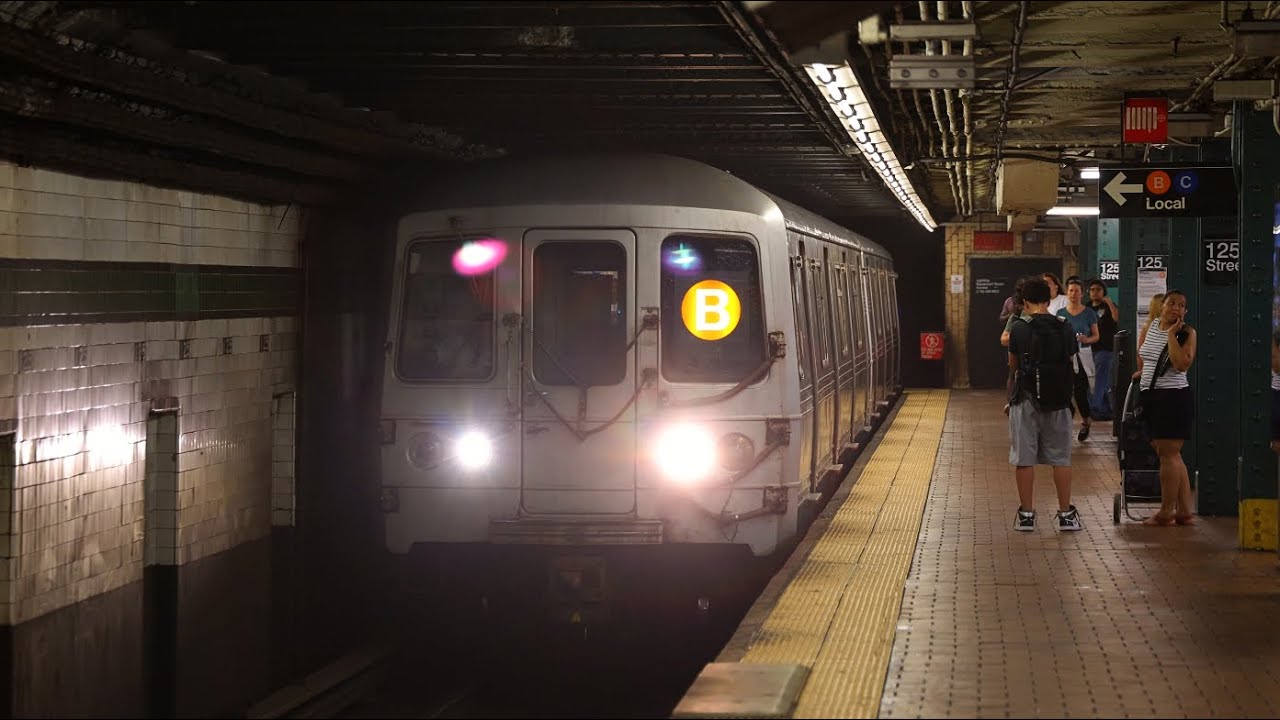 MTA Subway R46 trains running on the B line