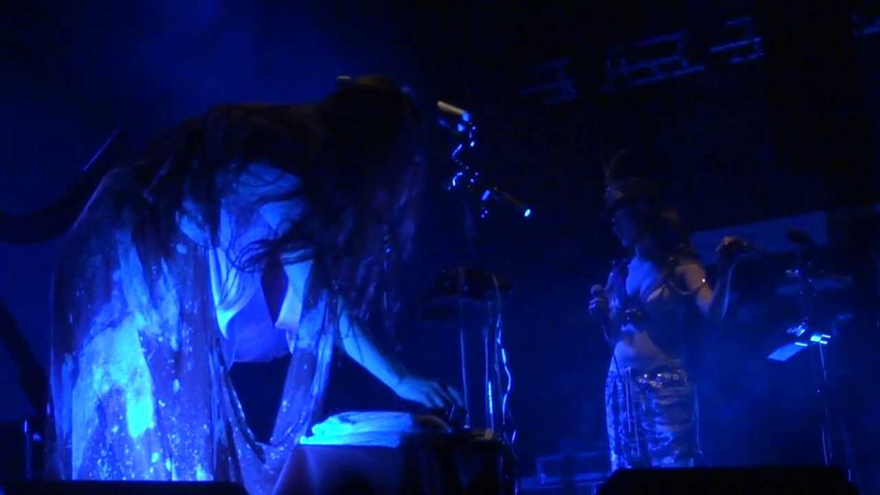 CocoRosie - Far Away - Full Live @Le Trianon Paris - 28.05.2013 (11)
