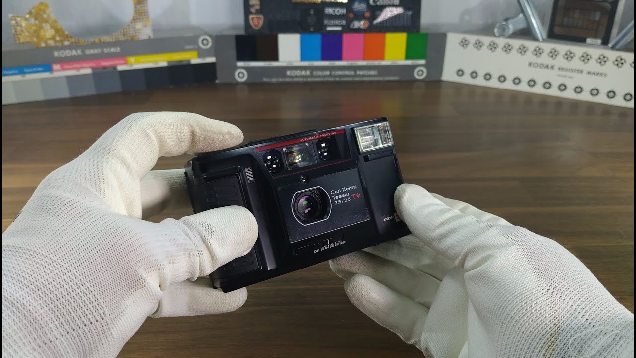 Yashica T AF-D with Carl Zeiss T* Tessar 3.5/35 mm