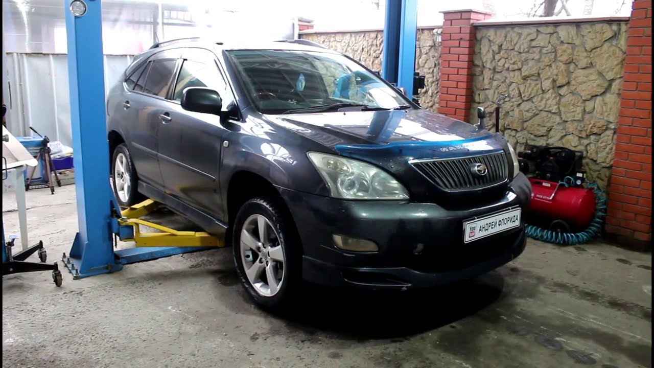 Замена задних стоек пружин и пыльников на Toyota Harrier Тойота Харриер 2003 года