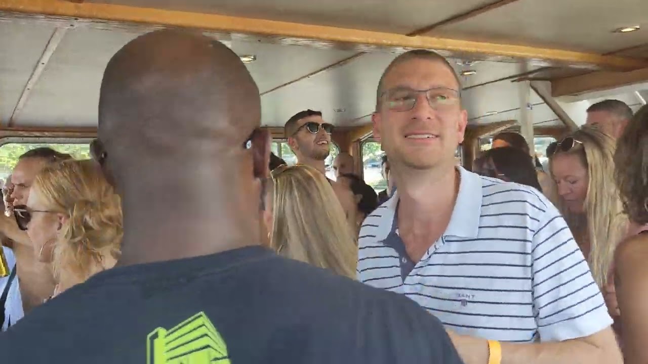 Uncle Dugs boat party featuring Mc Fearless ⭐⭐⭐⭐⭐