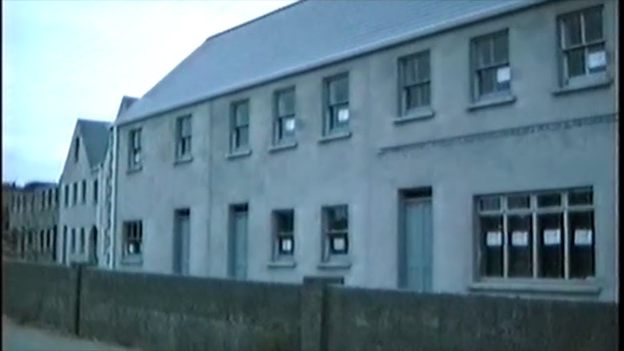 The Smarty Houses Faxbridge Building Stage 1991