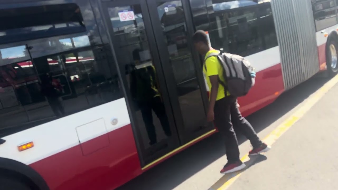 TTC buses at Kennedy station and (Ride video) XDE60 9408 939B Kennedy station to finch west station