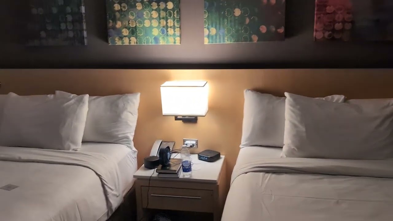 Delta by Marriott, Montreal Room Tour