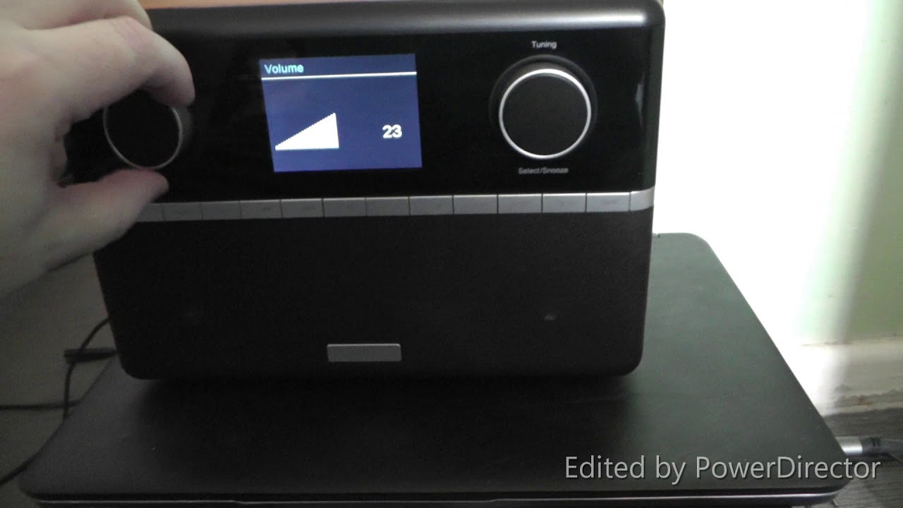 Unboxing & quick DAB demo of Stereo Roberts Stream 94i DAB+ FM RDS Bluetooth Internet Radio speaker