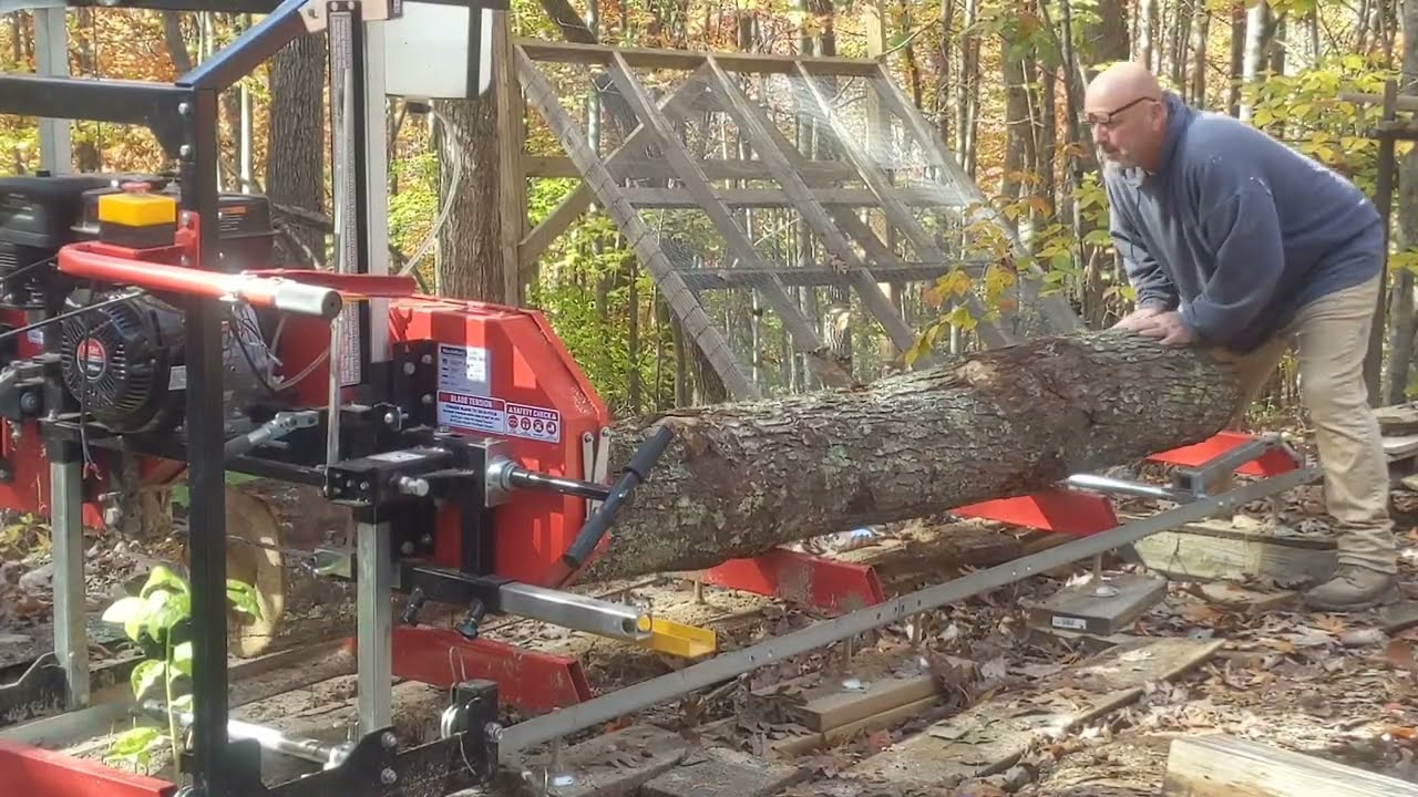 Вырезание кухонных полок из клёна на лесопилке MechMaxx