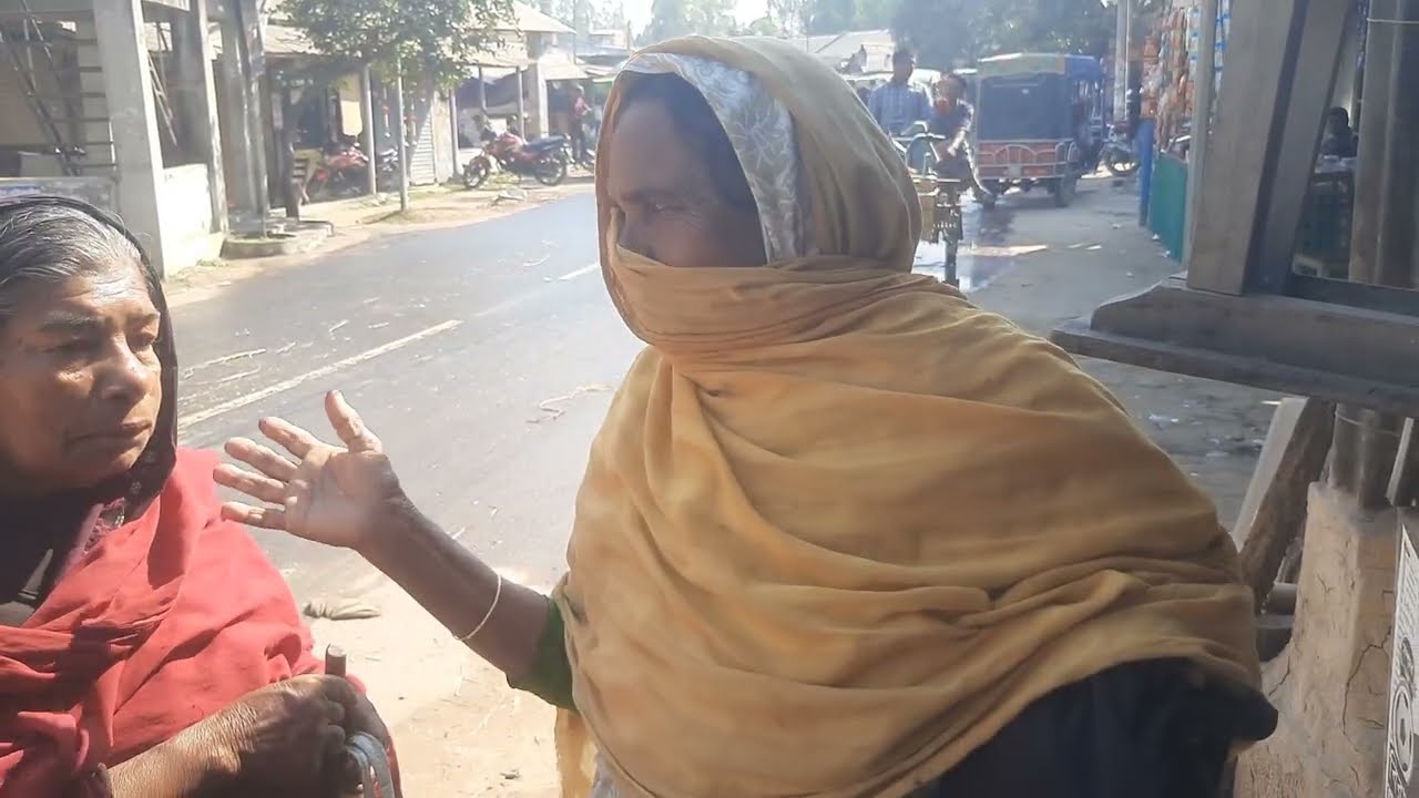 ছেলের একার আয়ে সংসার চলছে না তাই সাহায্য করি অনেক কষ্ট 