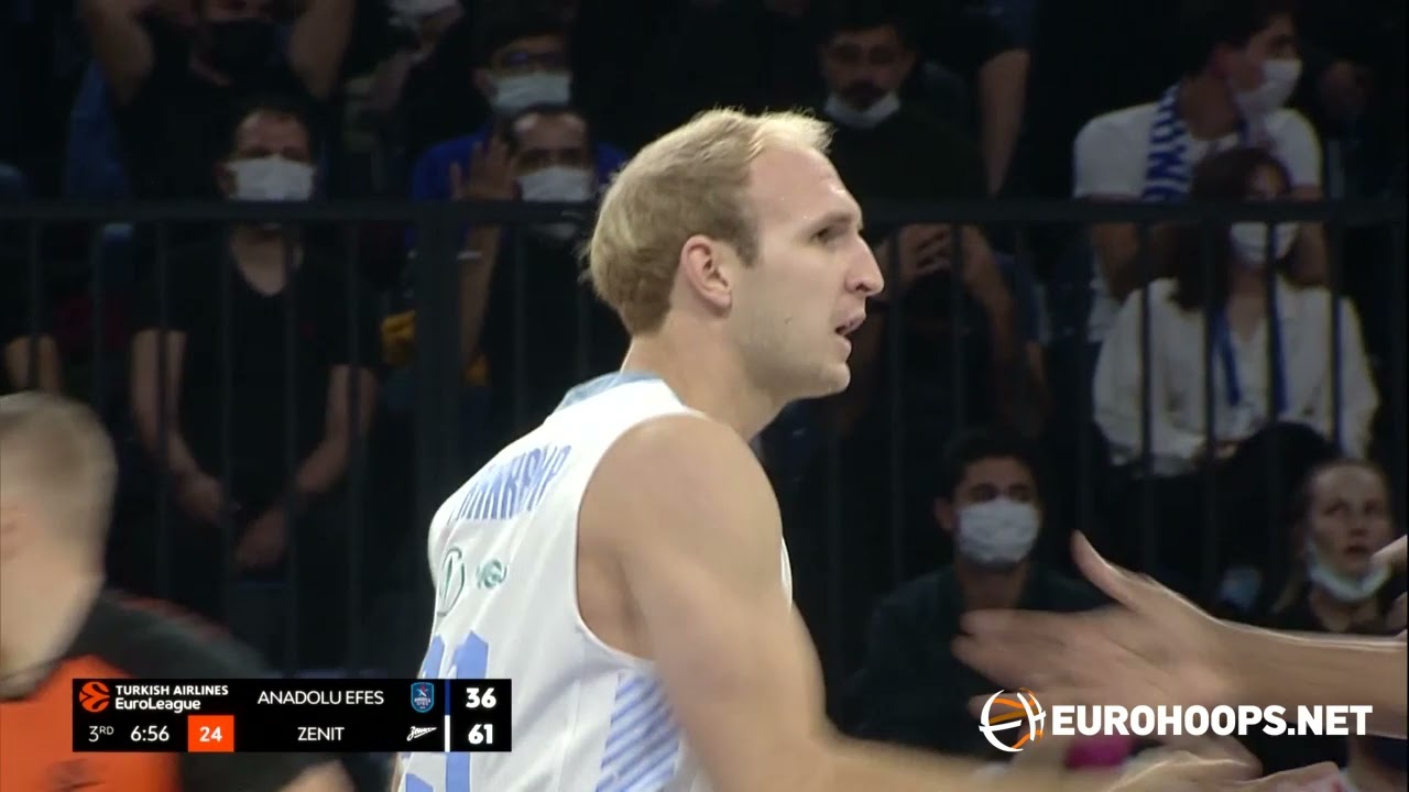 Anadolu Efes Istanbul-Zenit St. Petersburg 79-90: Conner Frankamp (18 points)