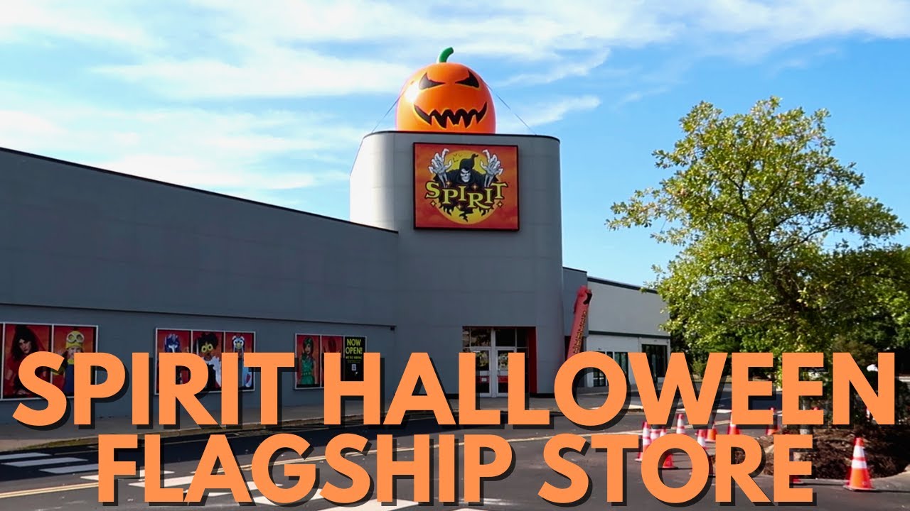I visited the Spirit Halloween Flagship Store in Egg Harbor, NJ!