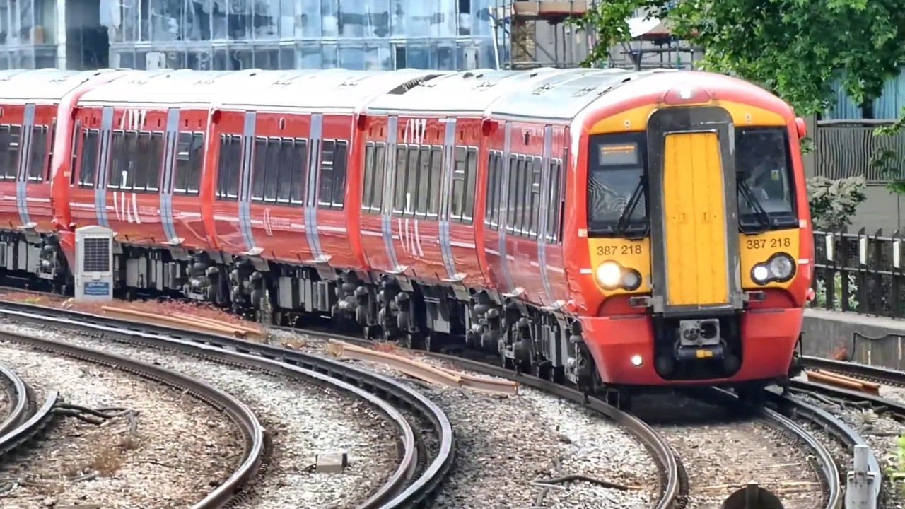 Trains at: London Victoria - 30 May, 2019 - Part One