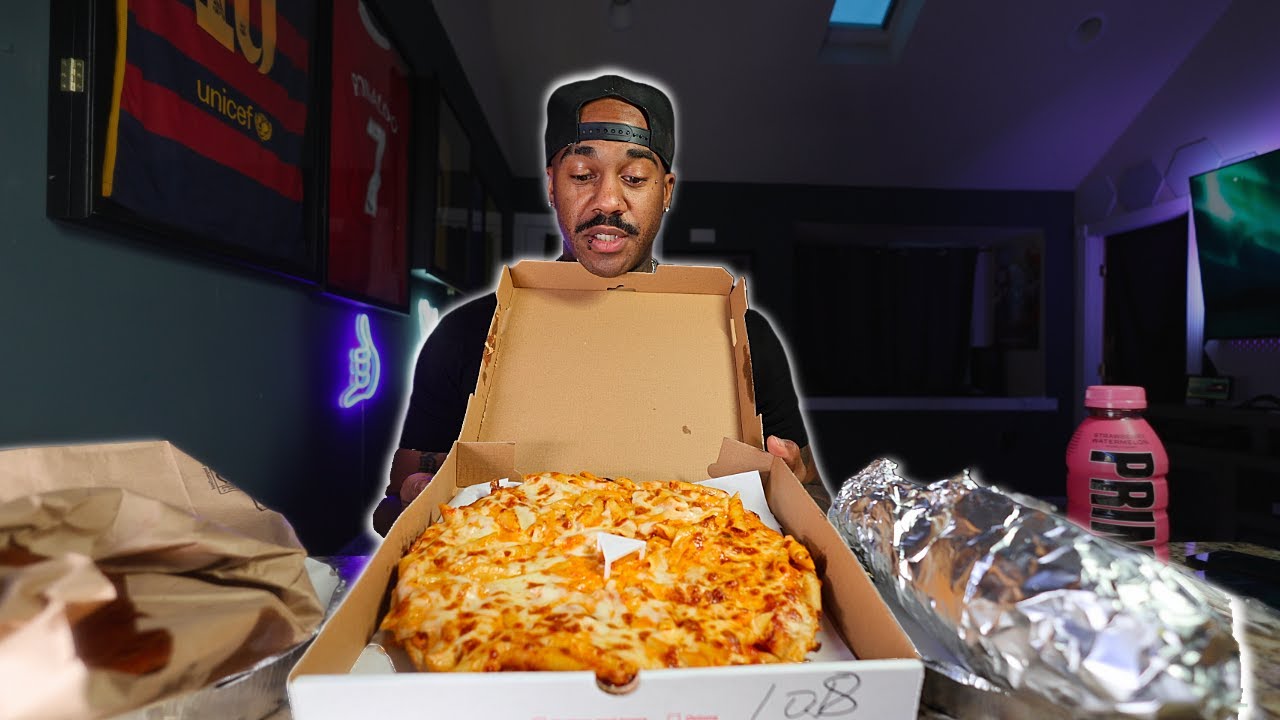 They Put 2 Pounds Of Penne Vodka on This Pizza (And It's Delicious)