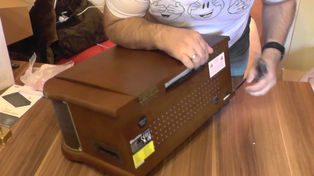 Udawane retro: ROADSTAR HIF-1899TUMPK i koc elektryczny AEG.