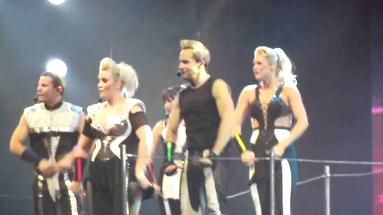 Steps - Last Thing/Better Best Forgotten/Love's Got A Hold live at Birmingham's LG Arena