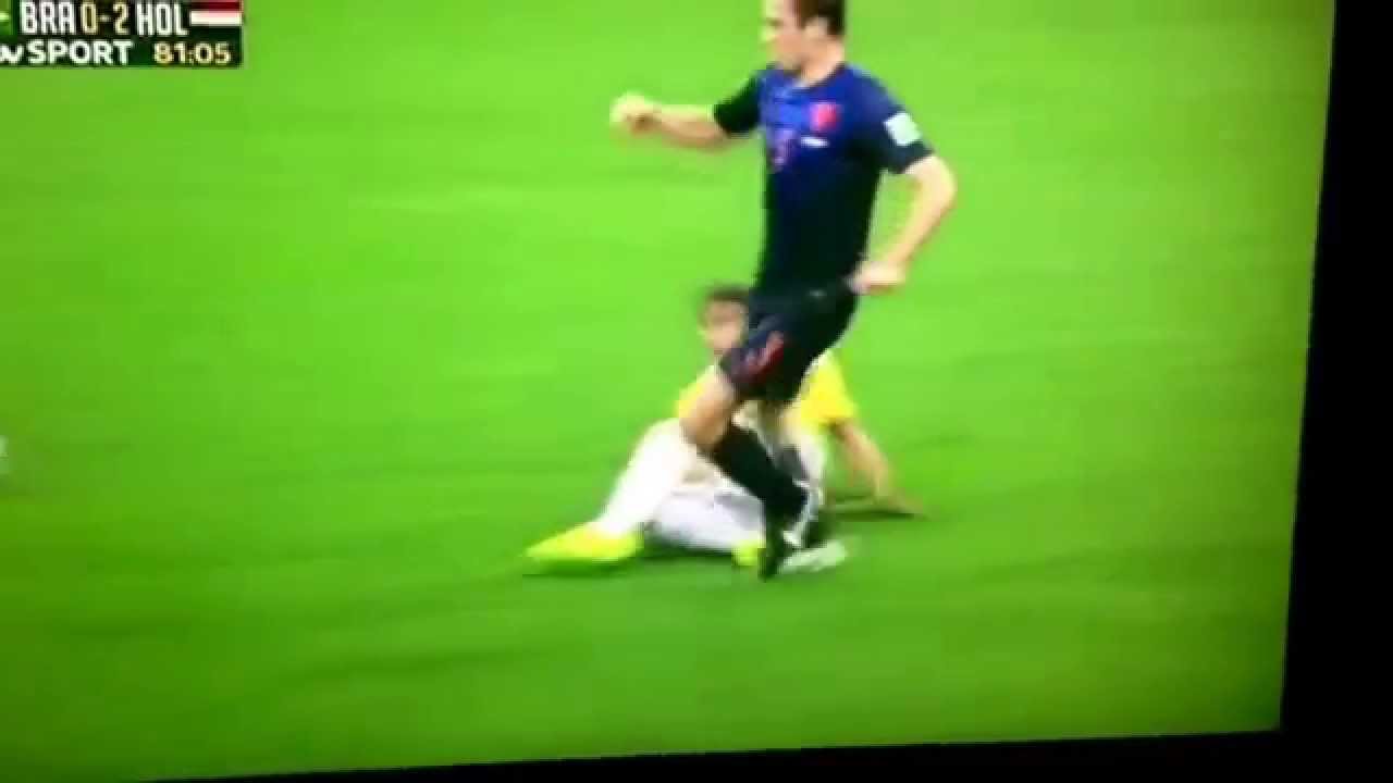 Stefan de Vrij surprises the cameraman with The Netherlands final Golden Dive attempt