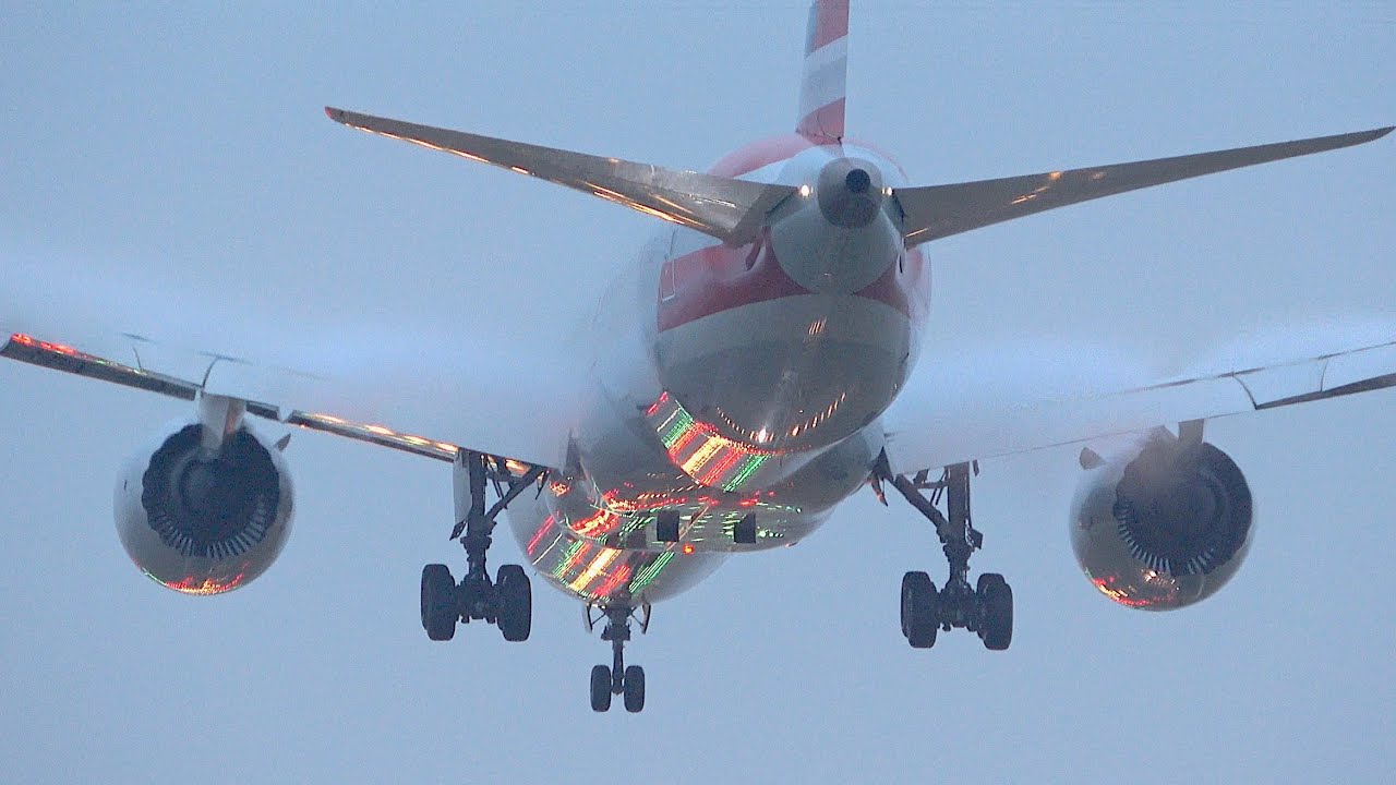 (4K) FOGGY Planespotting at Chicago O'Hare International Airport