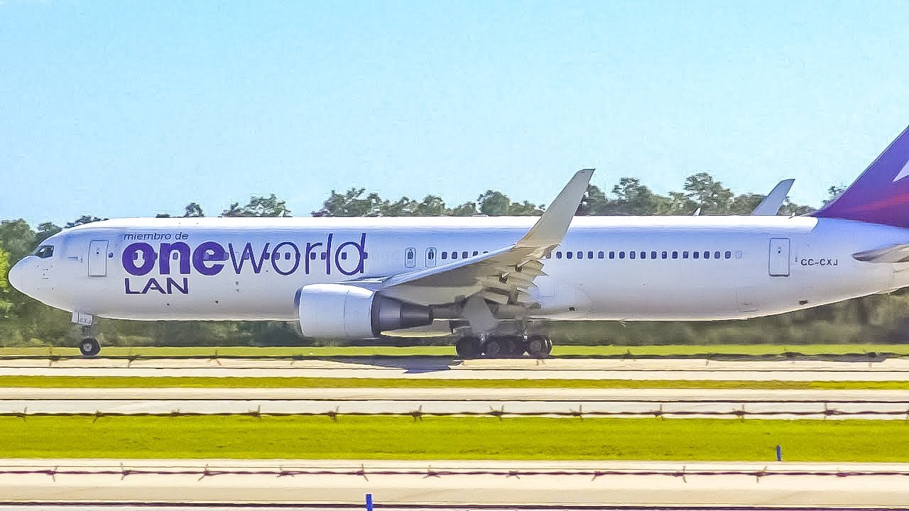 (4K) Plane Spotting at Orlando International Airport