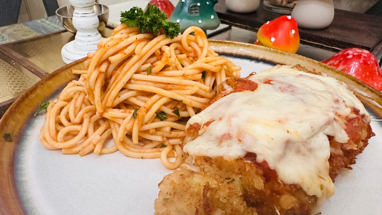 🍽️ Chicken Parmesan with Spaghetti #food #homecuisine #chickenrecipes #cooking #foodpassion 