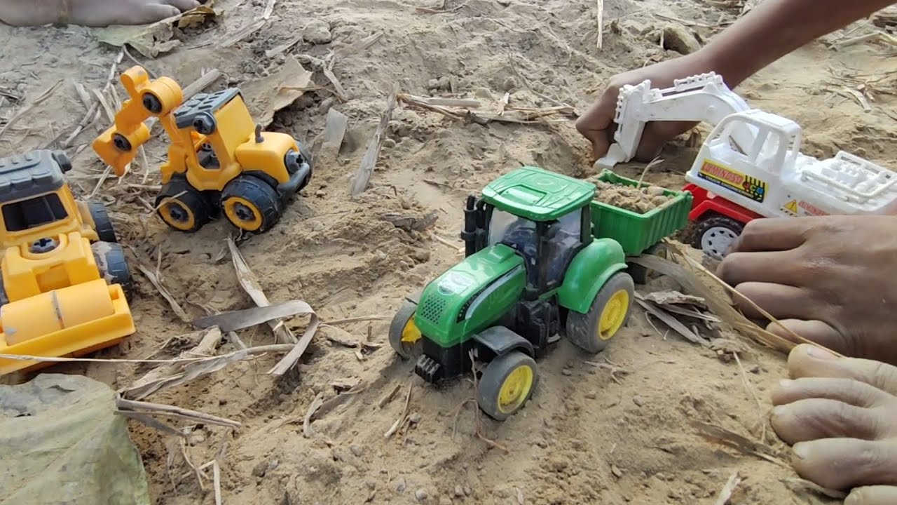 Batcho log Tractor Jcb Dumper se metti khel raha hai|Push toy Kids video 
