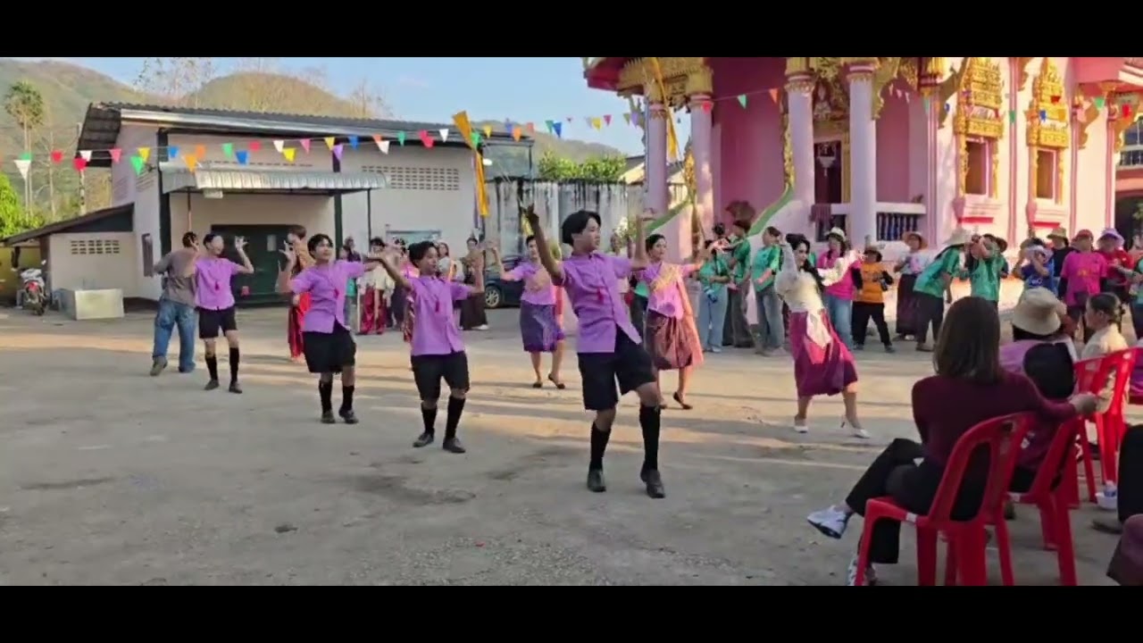 เต้นโชว์สนุกๆ บุญบ้านคกเลาใต้ 15/03/69
