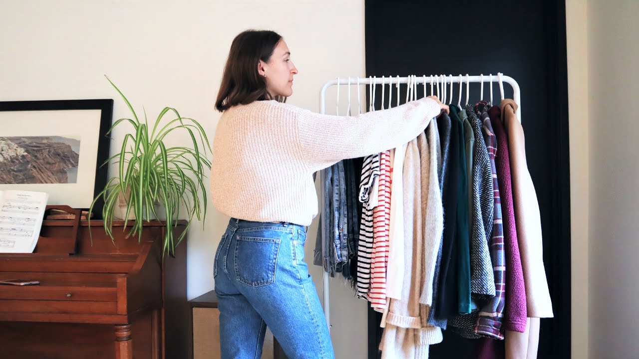 a simple capsule wardrobe for my quiet ordinary life