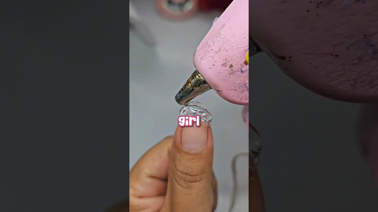 Ногти с горячим клеем 😨