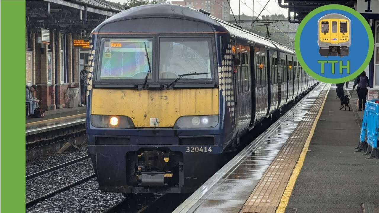Trains at Dumbarton Central