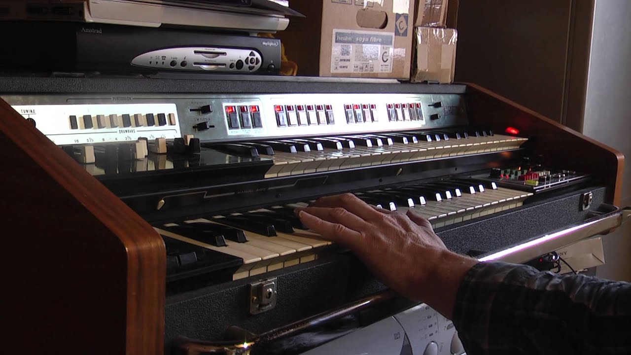 Farfisa Professional 110R organ: 