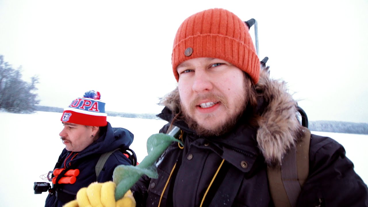 Niilo22:n kanssa pilkillä ➖ Pilkkiminen ja kalastus (FIN/EN tekstit)
