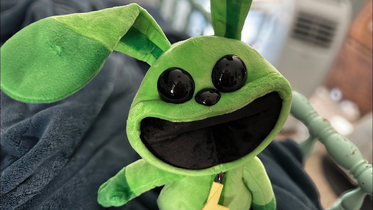 Unboxing the Official Hoppy Hopscotch plush from Mob Entertainment