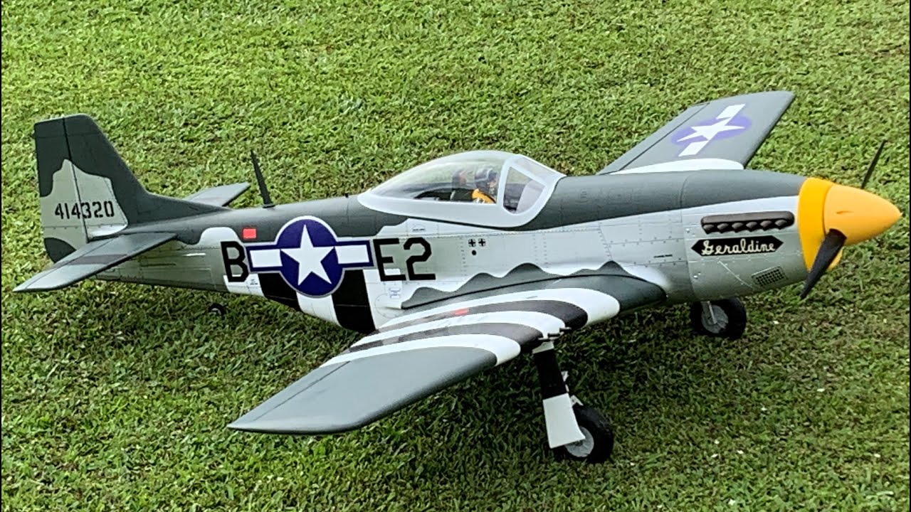 Hangar 9 P51 20cc Mustang Takeoff and Landing on grass