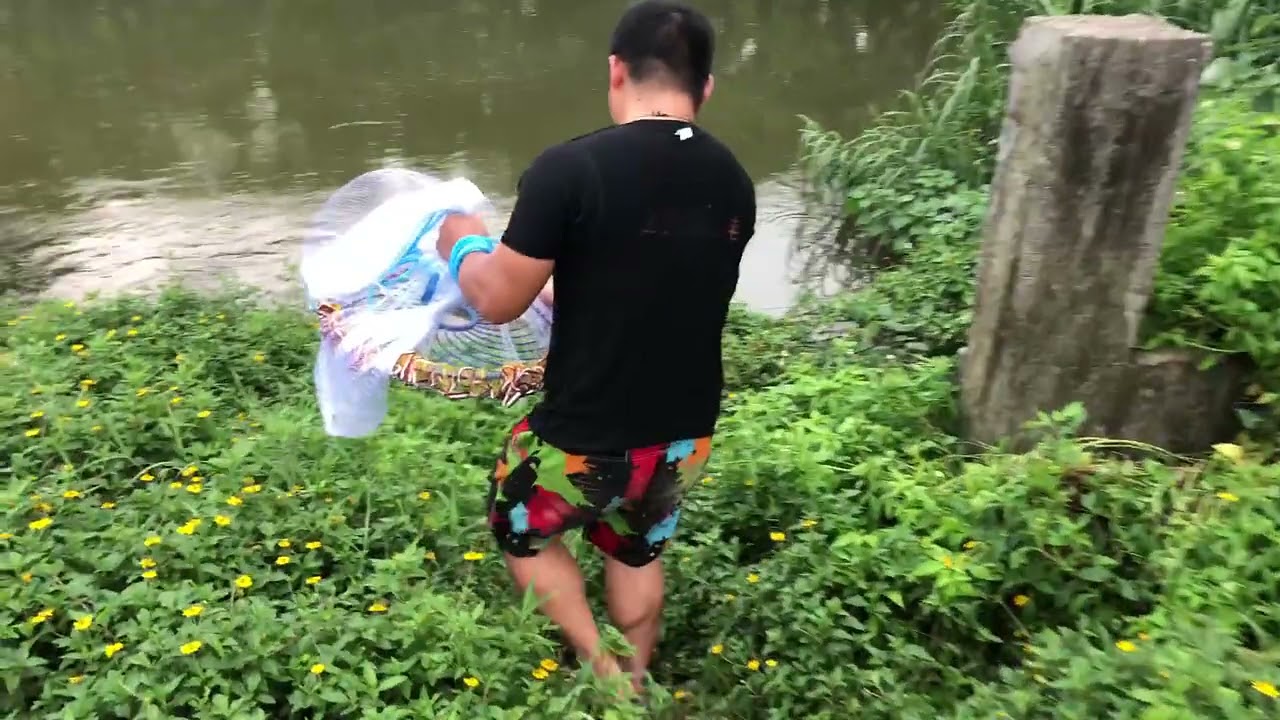 ✨現貨✨ ❉▼撒網大飛盤式手拋網 魚網易捕魚傻瓜漁網自動美撲純工具神器鉛墜