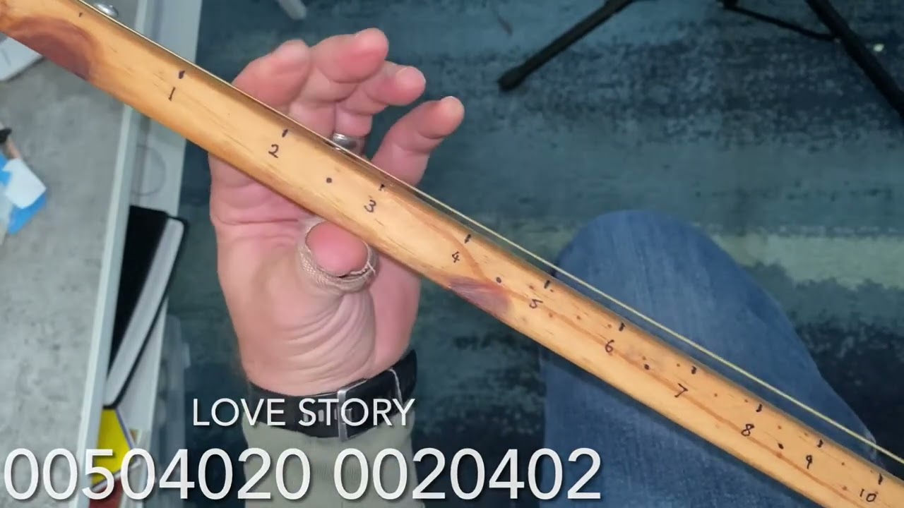 D&rsquo;Lady Bow songs for a one string guitar