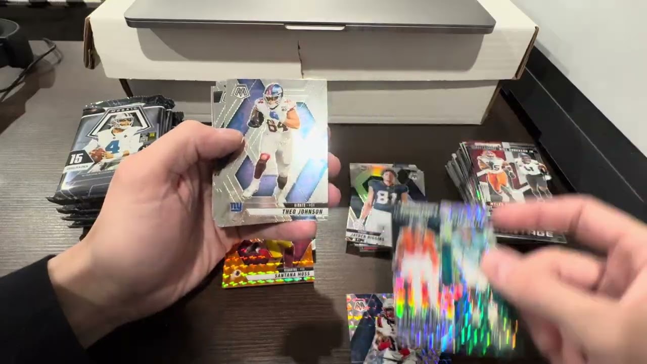 Распаковка коллекционной коробки Panini Mosaic Football 2025