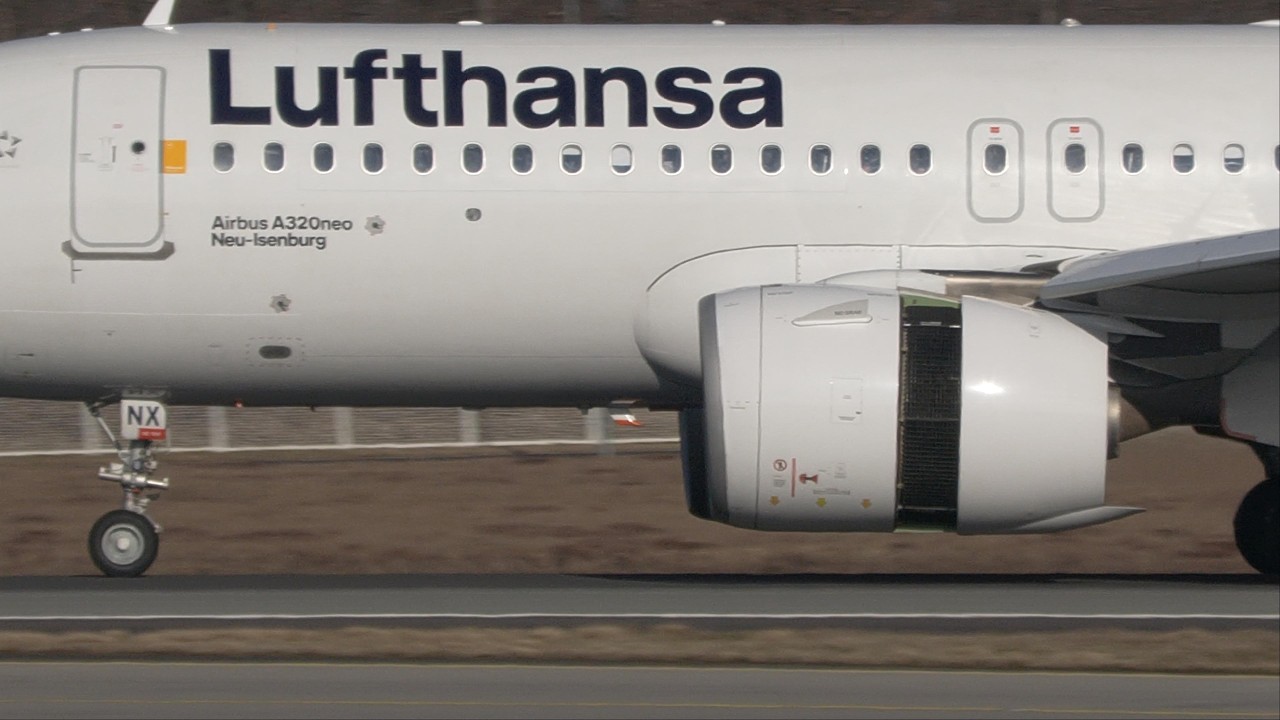 AIRPORT FRANKFURT MAIN air traffic 393 #aviation #planespotting  1